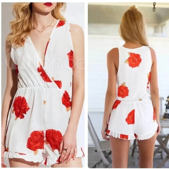 BLNK | White Red Rose Print Plugging Neck  Frilled Hem Sleeveless Romper Size S - Picture 2 of 9